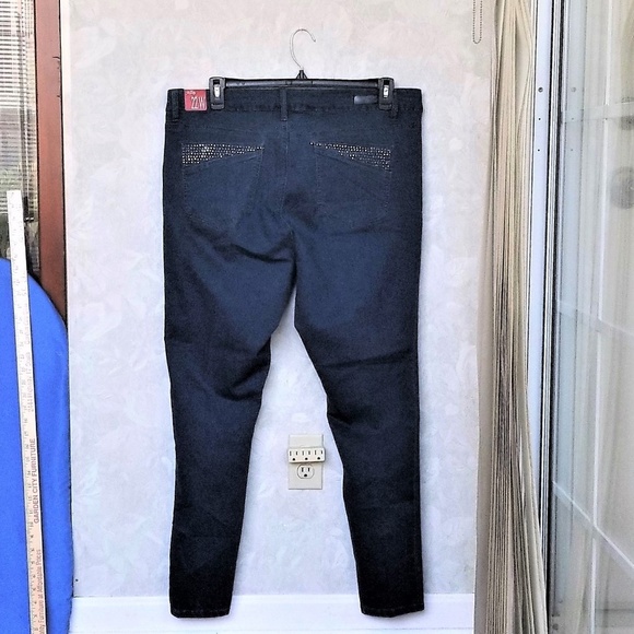 Jeans Womans 22W Royalty For Me Stretchy NWT - Picture 2 of 8